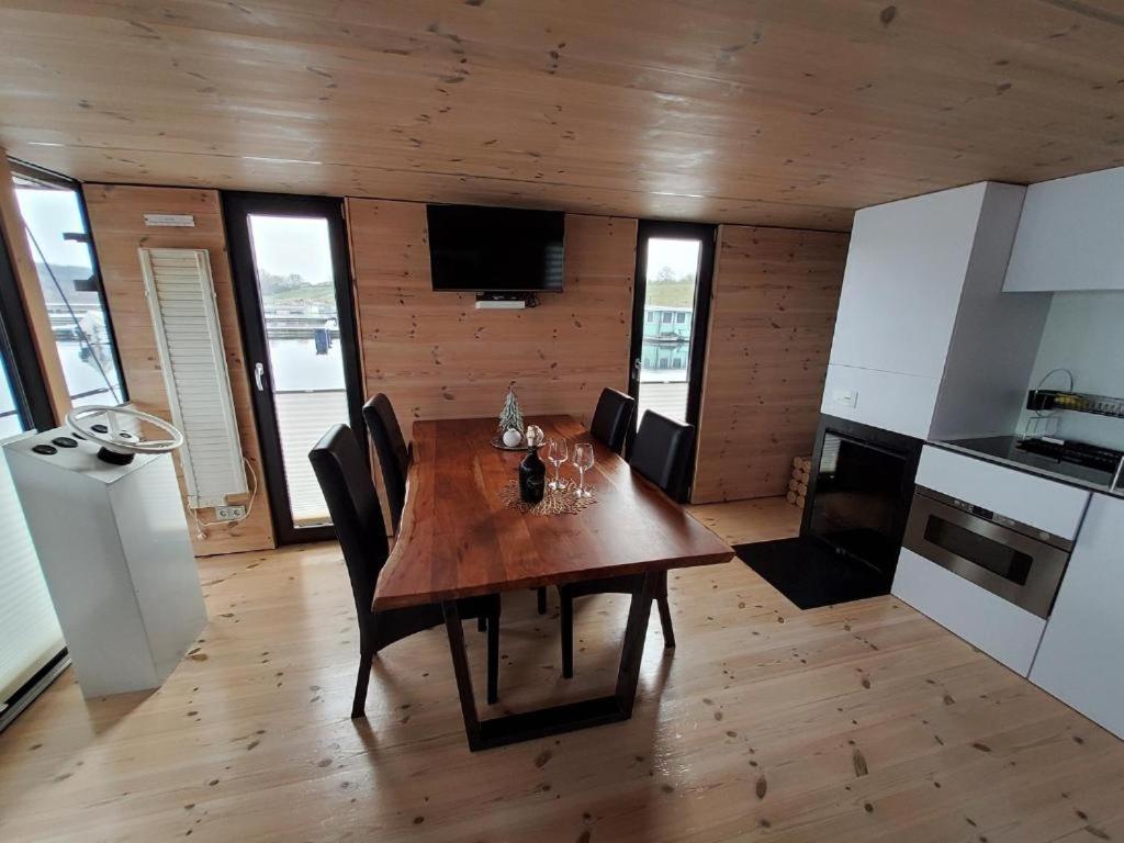 Hausboot Geiselruh Hotel Braunsbedra Bagian luar foto